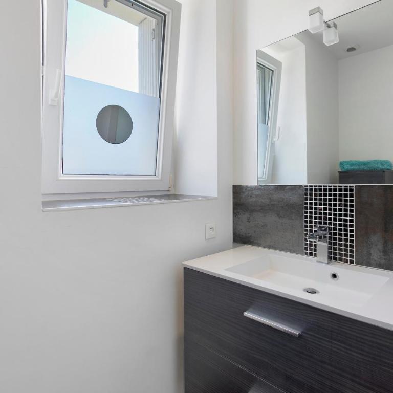 Chez Jérémy - 1km de la plage - Appartement 1 Chambre Supérieur avec Balcon - 17