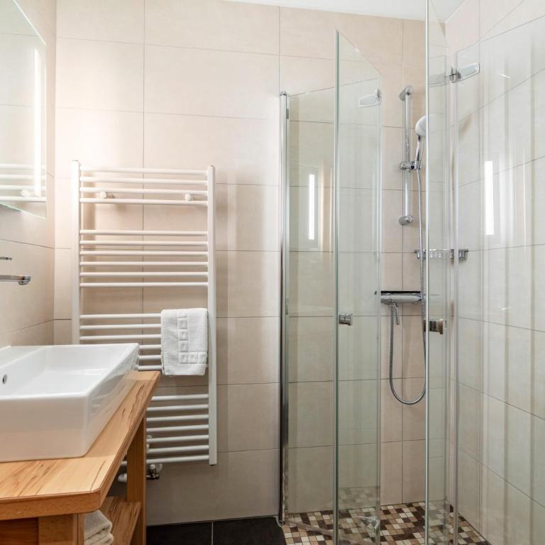 Appartements Stockinger A2 - Deluxe-Apartment mit 2 Schlafzimmern und Gartenblick - 23