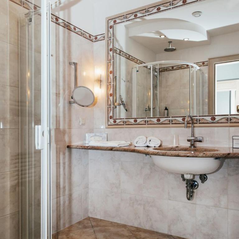 Hotel Villa Rainer - Standard Doppelzimmer mit Balkon oder Terrasse - 4