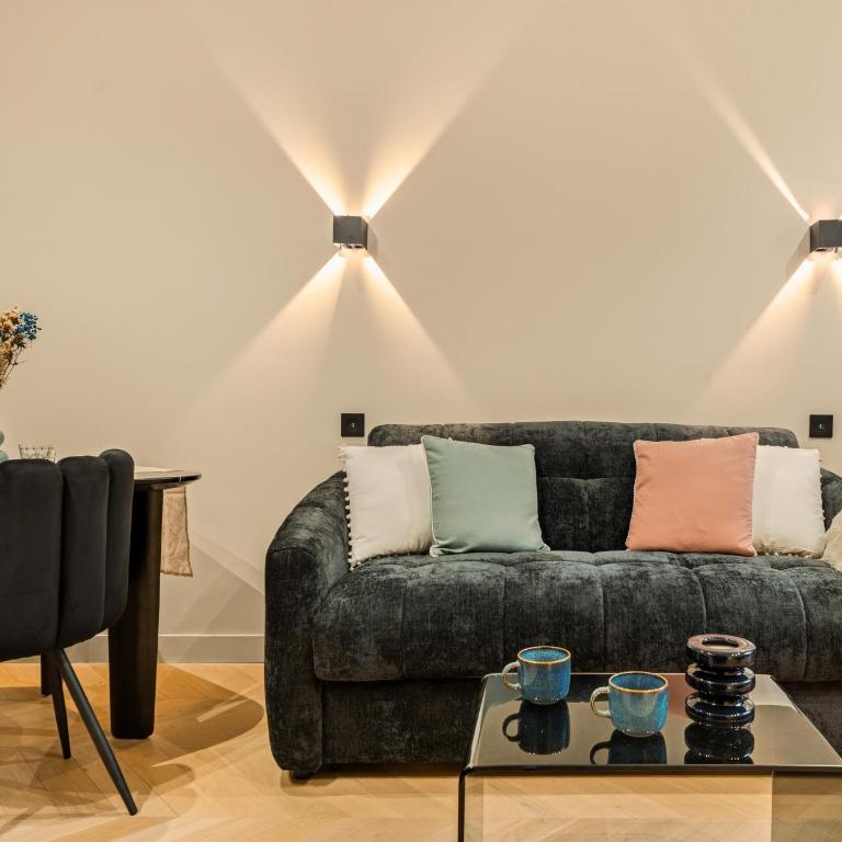 Champs-Élysées Studio with Air Conditioning 4 people - One-Bedroom Apartment - 1