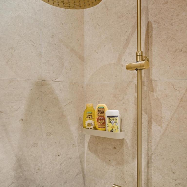 Champs-Élysées Studio with Air Conditioning 4 people - One-Bedroom Apartment - 4
