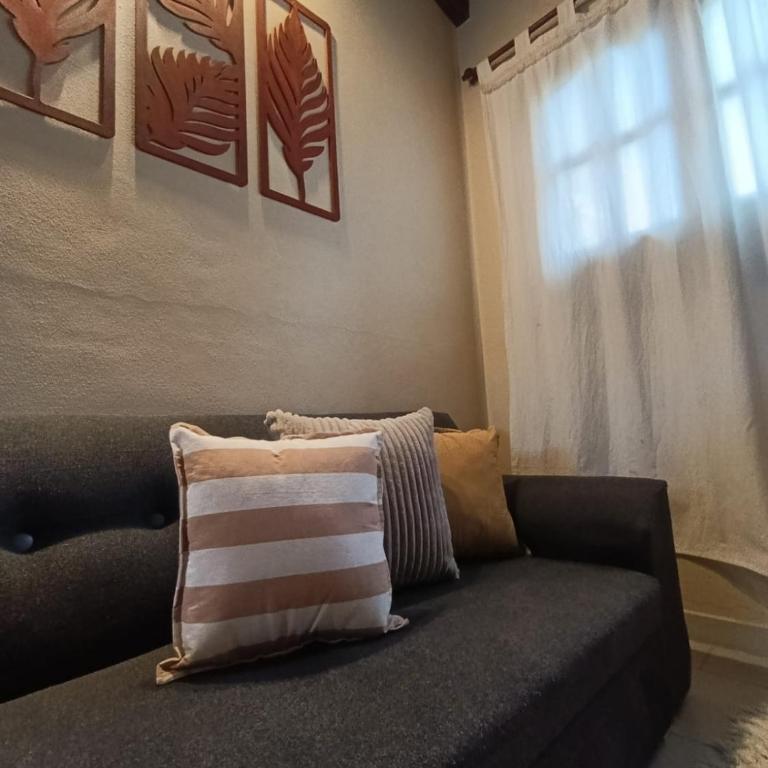 Con alma de Paraná, patio y estacionamiento propio - Casa de 2 dormitorios - 4