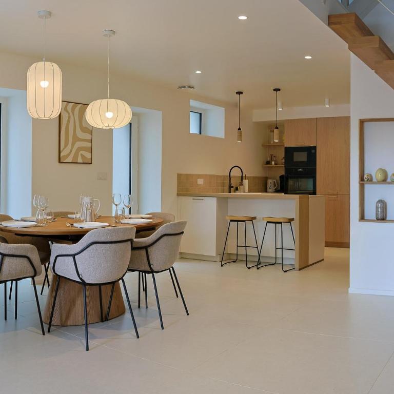 Maison VENELL Concarneau - Spa, Balnéo, Sauna & Jardin - Calme en Centre-ville - Villa - 29