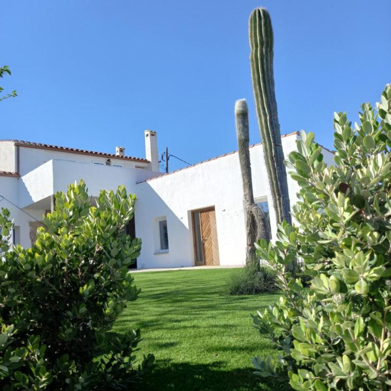 Mas Miralles, L'Ampolla, Delta del Ebre National Park, Piscina privada - Four-Bedroom Vacation Home - 1