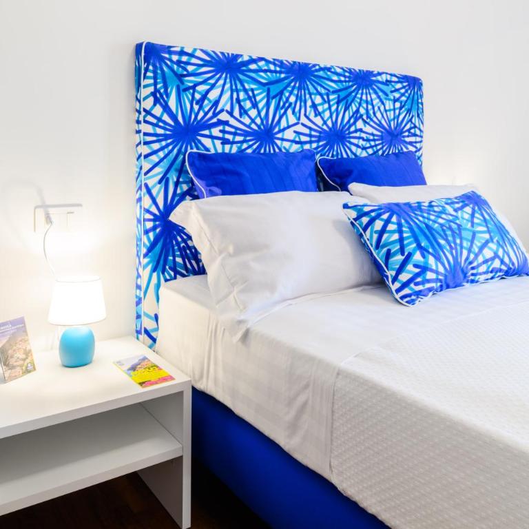 Ops Apartment right in the centre of Sorrento - Appartamento Deluxe con 2 Camere da Letto e Vista Giardino - 32
