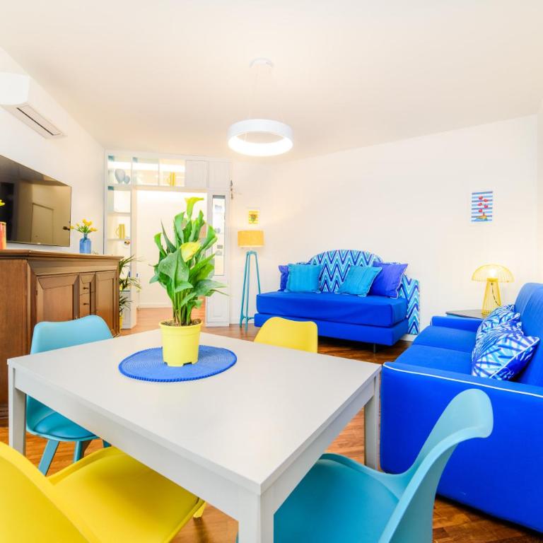 Ops Apartment right in the centre of Sorrento - Appartamento Deluxe con 2 Camere da Letto e Vista Giardino - 7