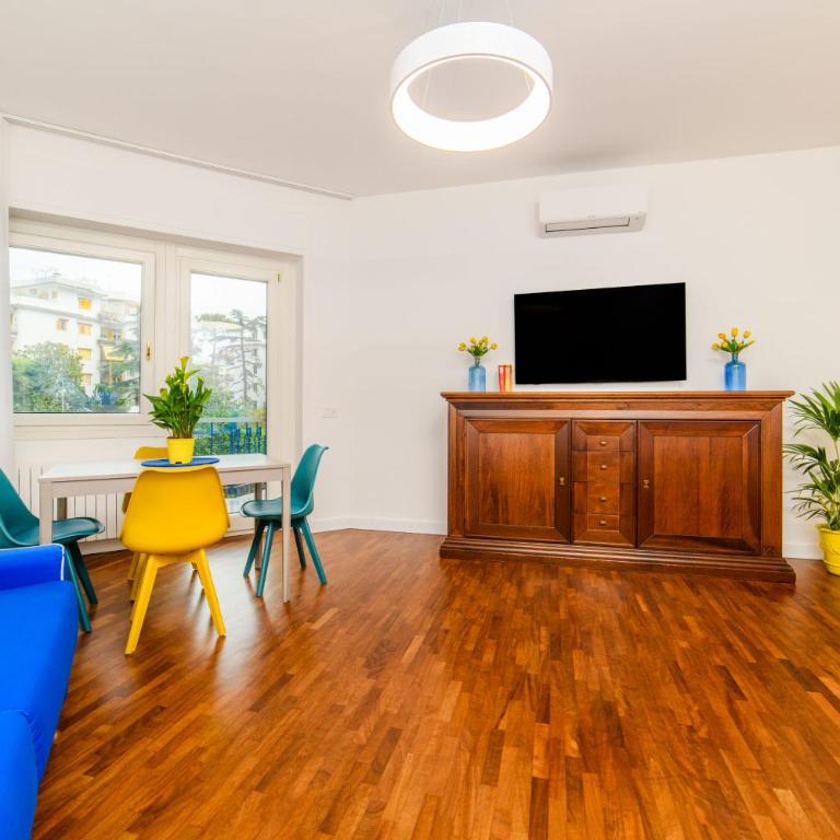 Ops Apartment right in the centre of Sorrento - Appartamento Deluxe con 2 Camere da Letto e Vista Giardino - 10