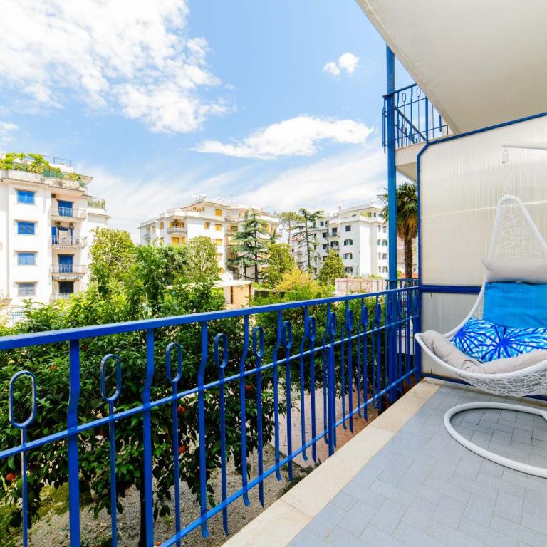 Ops Apartment right in the centre of Sorrento - Appartamento Deluxe con 2 Camere da Letto e Vista Giardino - 12