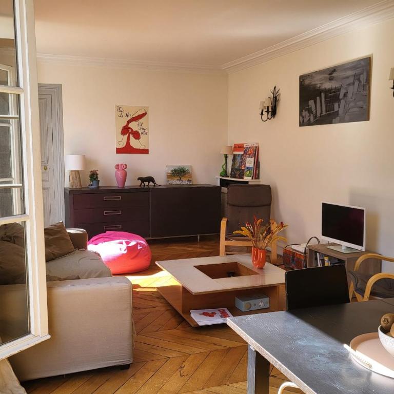South Balcony Apt - Champs-Élysées - Apartment - 3