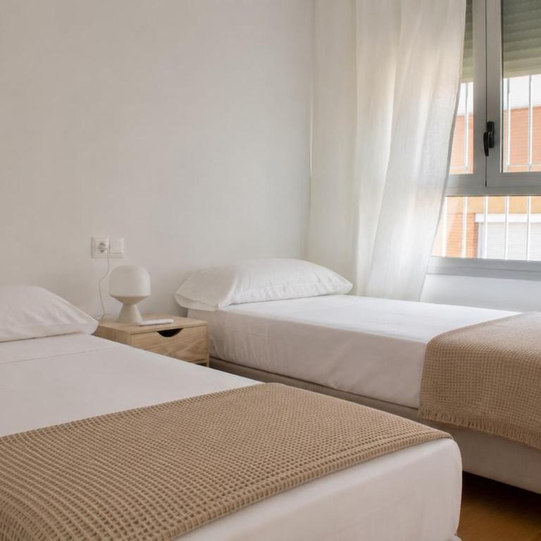 Spacious house in El Campello with a terrace and pool - Casa de 3 dormitorios - 3