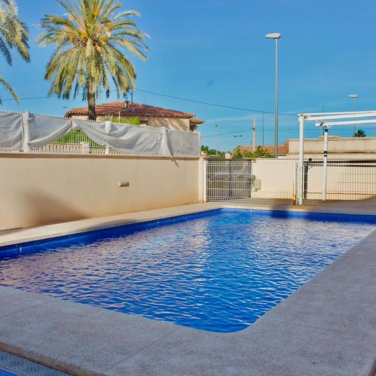 Spacious house in El Campello with a terrace and pool - Casa de 3 dormitorios - 6
