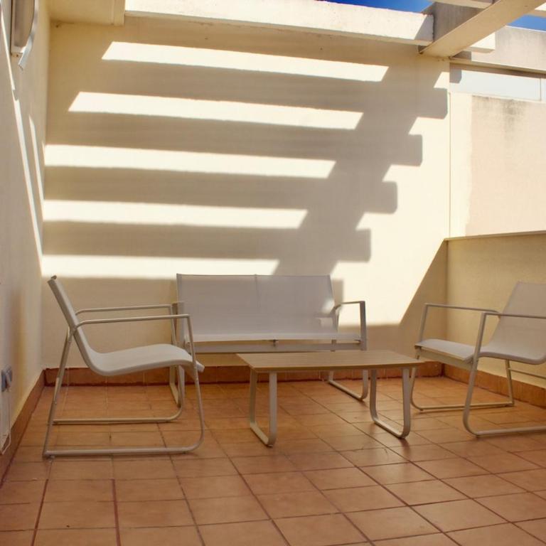 Spacious house in El Campello with a terrace and pool - Casa de 3 dormitorios - 12