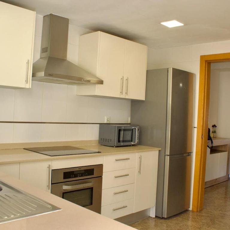 Spacious house in El Campello with a terrace and pool - Casa de 3 dormitorios - 23