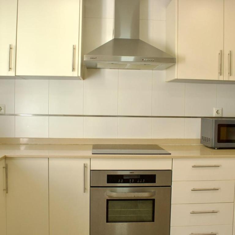 Spacious house in El Campello with a terrace and pool - Casa de 3 dormitorios - 31