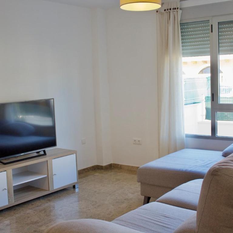 Spacious house in El Campello with a terrace and pool - Casa de 3 dormitorios - 33