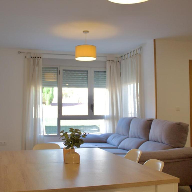 Spacious house in El Campello with a terrace and pool - Casa de 3 dormitorios - 34