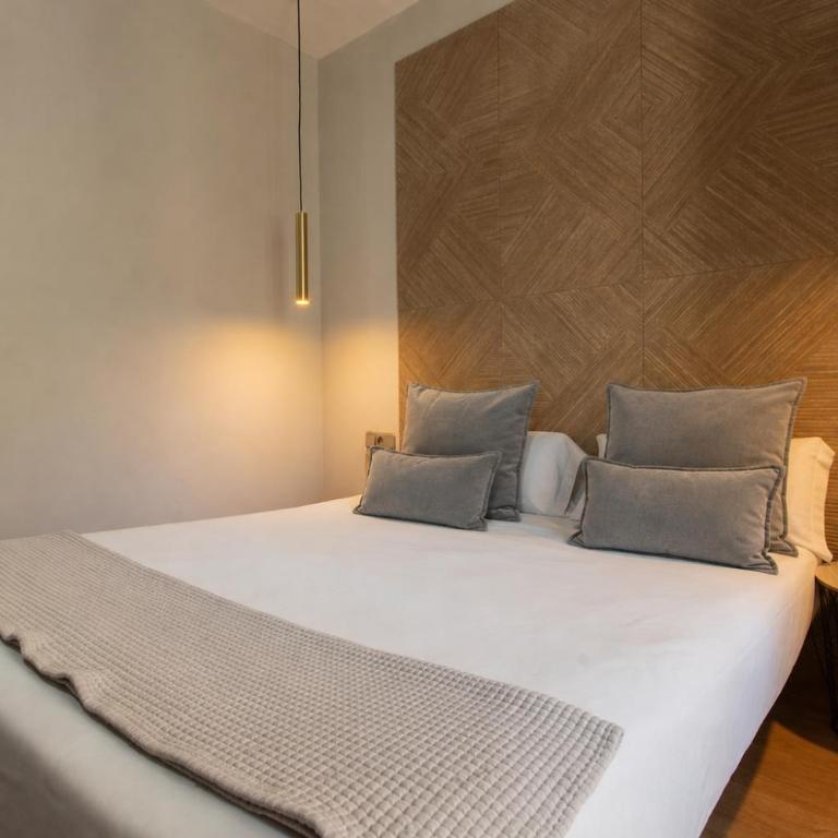 AbraCadabra Suites - Hébergement Double avec Salle de Bains Commune et Balcon - 41