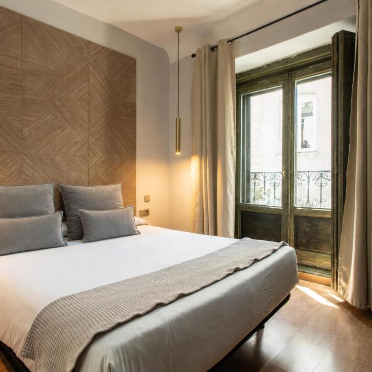 AbraCadabra Suites - Hébergement Double avec Salle de Bains Commune et Balcon - 43