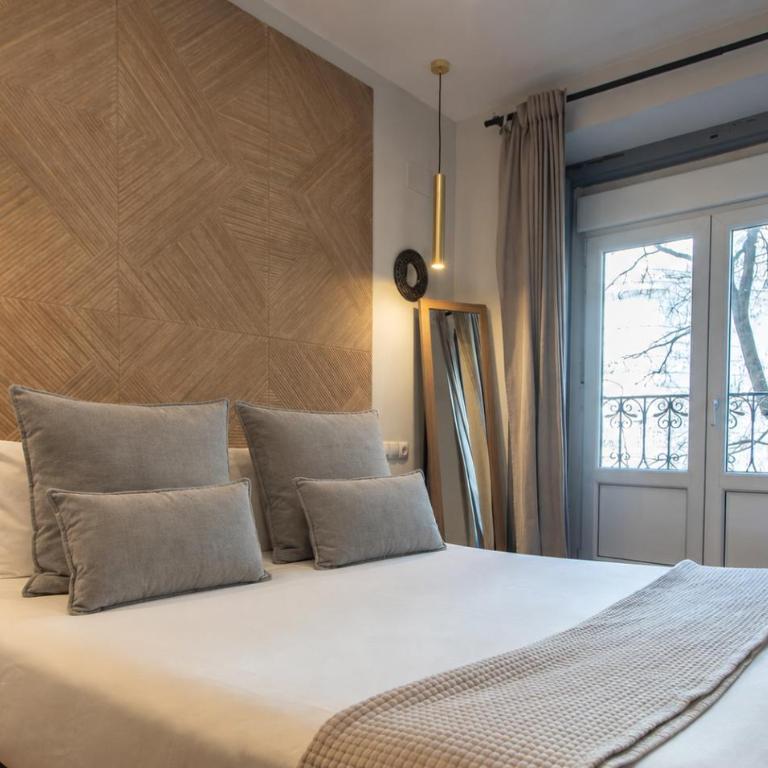 AbraCadabra Suites - Hébergement Double avec Salle de Bains Commune et Balcon - 48