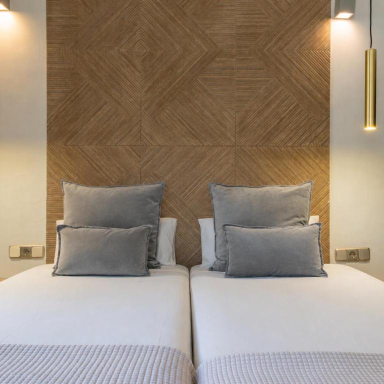 AbraCadabra Suites - Chambre Triple avec Salle de Bains Commune et Balcon - 15