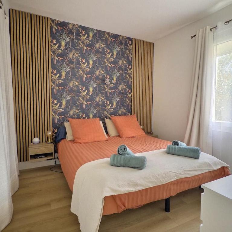 Chez Clement - Haut de villa - climatisé avec terrasse pour 6 - Apartment - 12