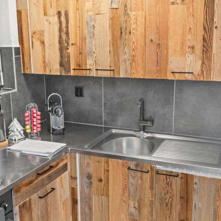 Magnifique appartement rénové avec une superbe vue - Apartment mit 1 Schlafzimmer - 36