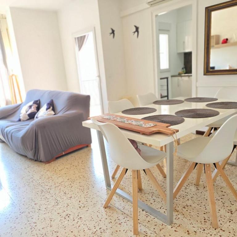 3-Bedroom Family Apartment Beach & Restaurants - Three-Bedroom Apartment - 7