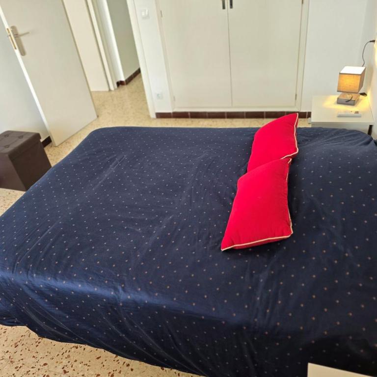 3-Bedroom Family Apartment Beach & Restaurants - Three-Bedroom Apartment - 12