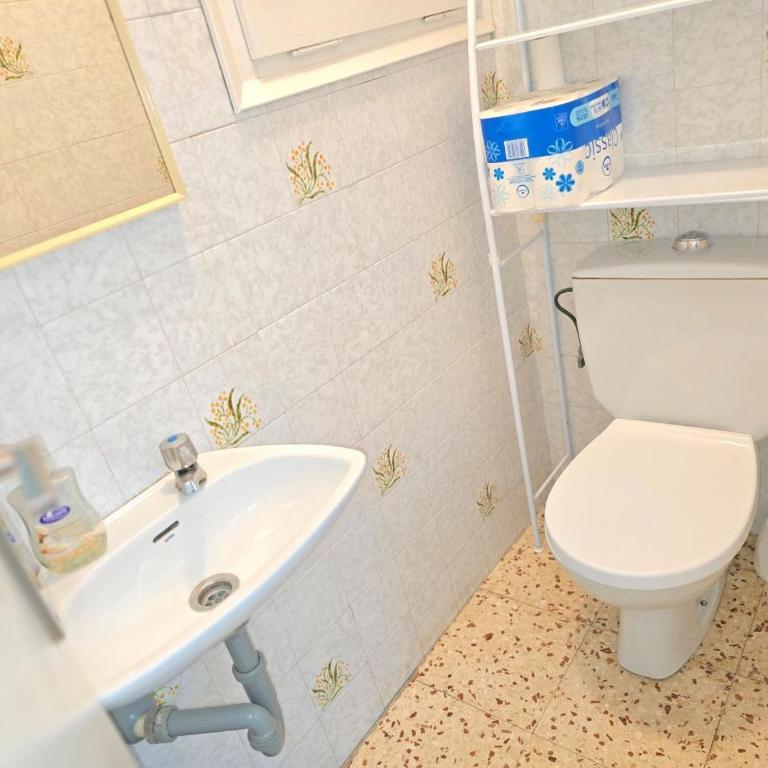 3-Bedroom Family Apartment Beach & Restaurants - Three-Bedroom Apartment - 19