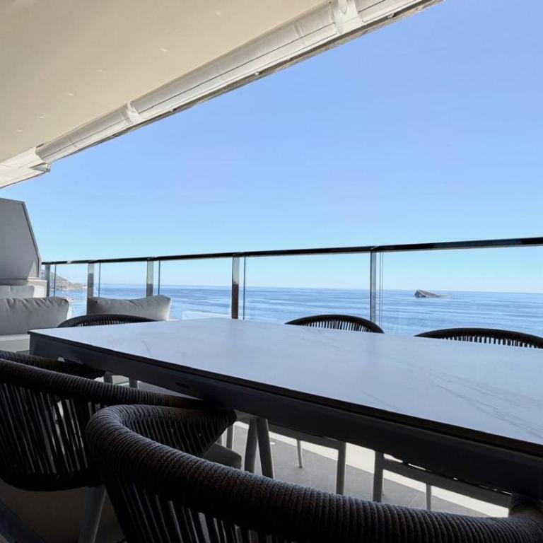 Sunset Sailors High Floor Apartment by Leo Apartments - Two-Bedroom Apartment with Sea View - 1