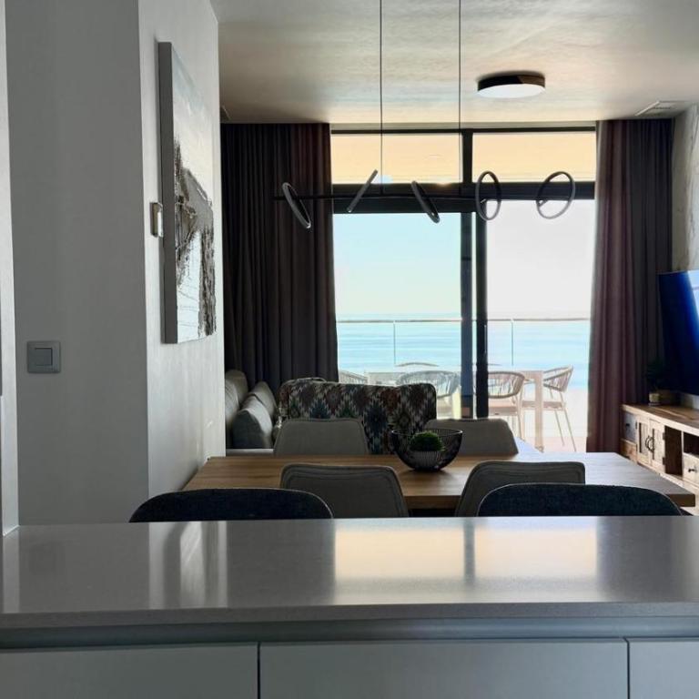 Sunset Sailors High Floor Apartment by Leo Apartments - Two-Bedroom Apartment with Sea View - 3