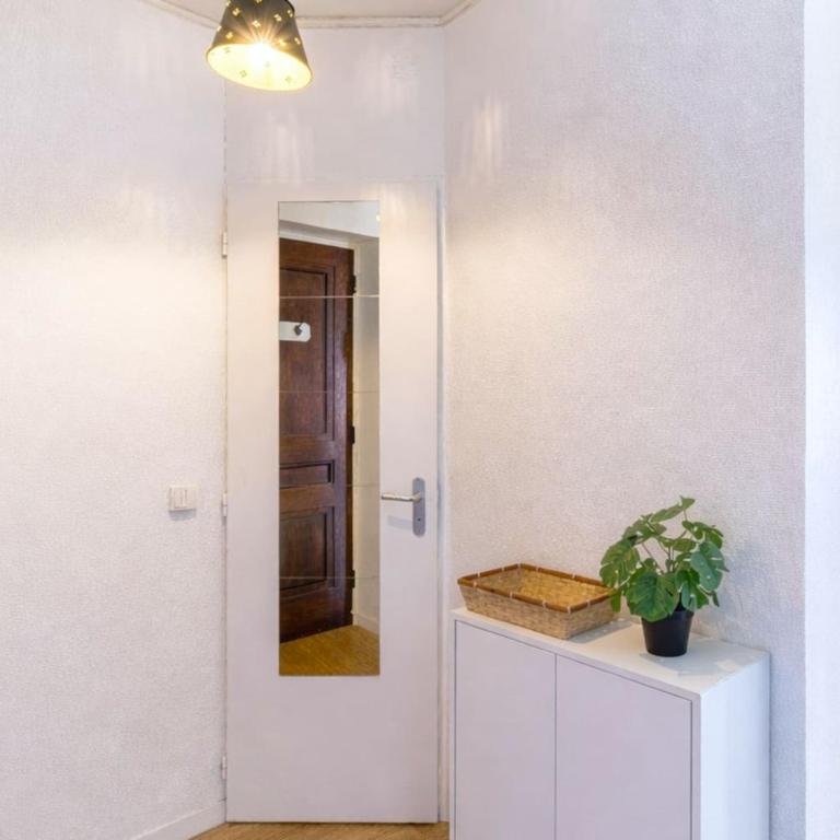 Le Petit Chaponnay Charmant T1 à Saxe-Gambetta - Appartement - 2