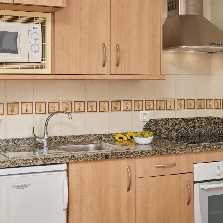 Apartamentos Nerjaluna - Superior One-Bedroom Apartment with Balcony - 9