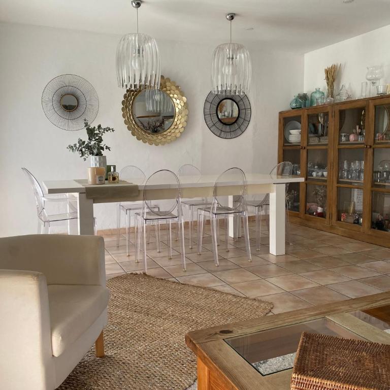 Villa avec piscine et jardin privés, hébergement cosy avec clim - Villa con 3 Camere da Letto - 4