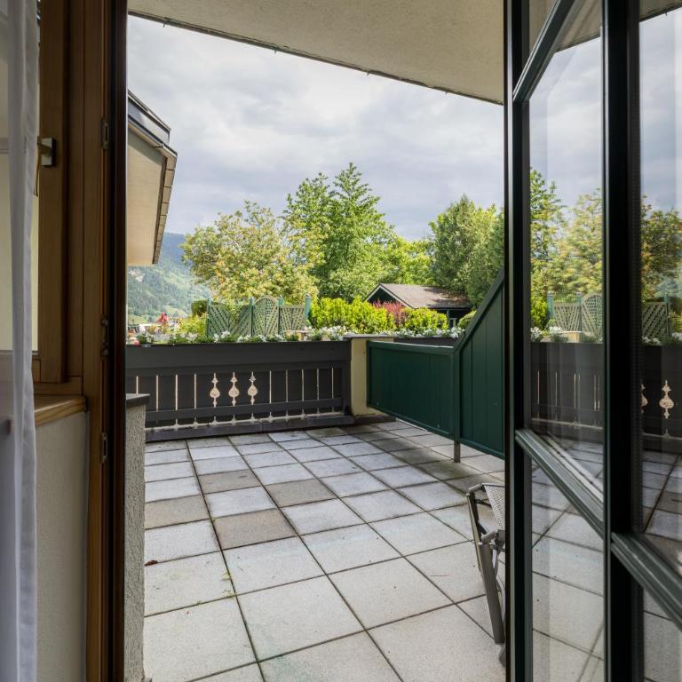 Hotel Zum Stern inkl Gasteiner Bergbahnen im Sommer - Doppelzimmer mit Bergblick und Balkon - 12