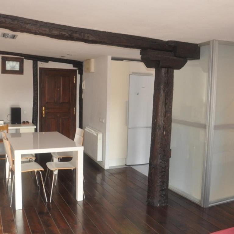 Estudio en el centro de la ciudad - One-Bedroom Apartment - 2