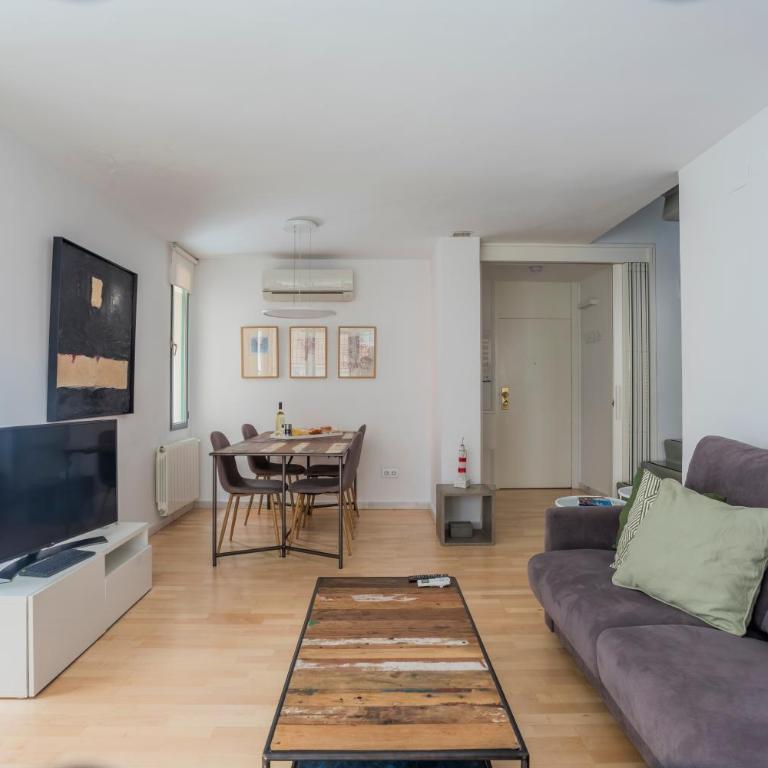 City Center Apartment With Shaded Terrace - Appartement avec Terrasse - 1