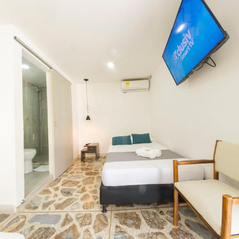 Hotel Balcones de la 70 - Superior Twin Room - 3