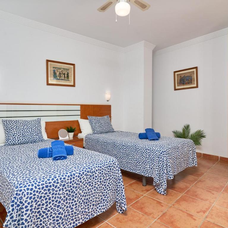 Apartamentos Nerjaluna - Two-Bedroom Deluxe Apartment with Balcony - 15