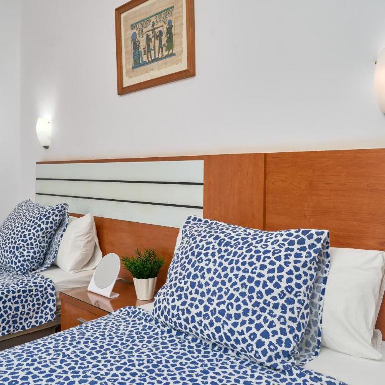 Apartamentos Nerjaluna - Two-Bedroom Deluxe Apartment with Balcony - 16
