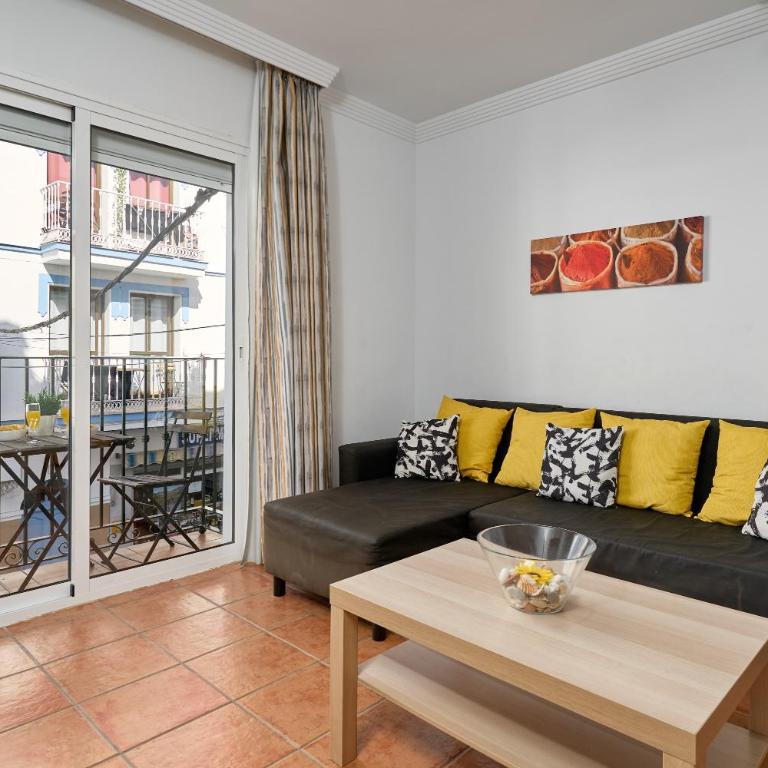 Apartamentos Nerjaluna - Two-Bedroom Deluxe Apartment with Balcony - 1