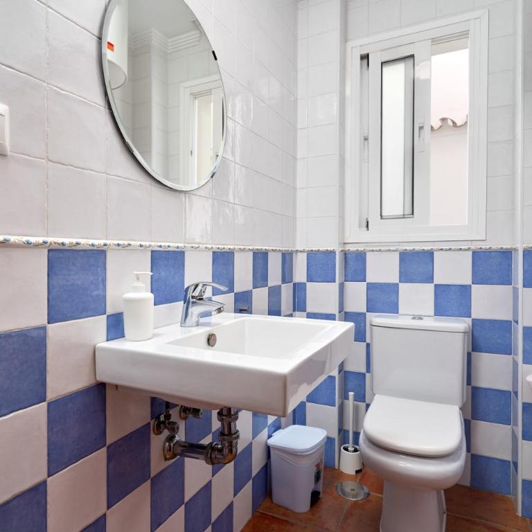 Apartamentos Nerjaluna - Two-Bedroom Deluxe Apartment with Balcony - 20