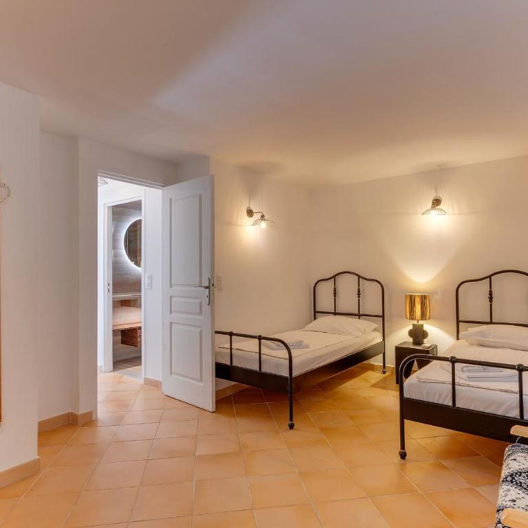 VILLA LUNA VI4339 By Riviera Holiday Homes - Villa - 24