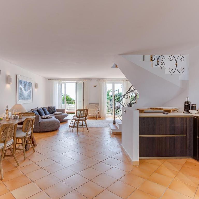 VILLA LUNA VI4339 By Riviera Holiday Homes - Villa - 5