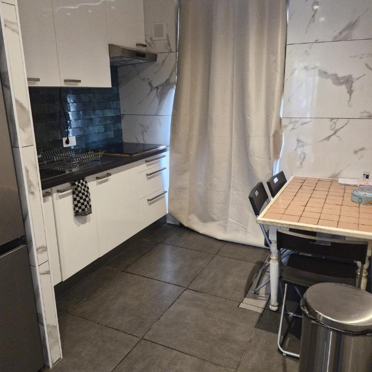 3-room apt, 7 min from RER, 15 min to Paris, 15 min to Stade de France - Two-Bedroom Apartment - 20