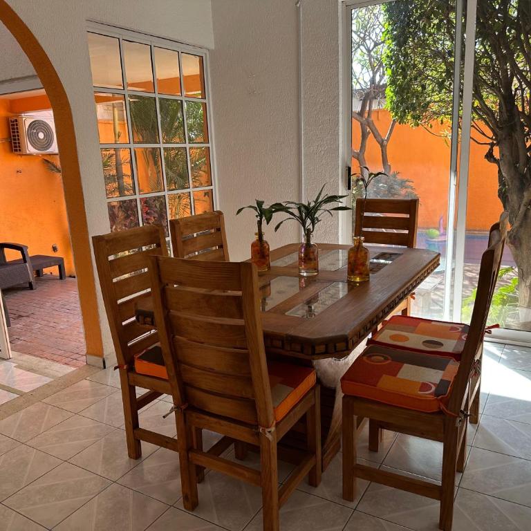Relu verde y sol - One-Bedroom House - 7