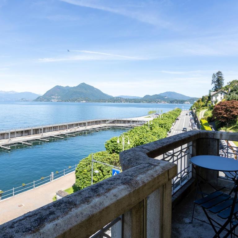 Prestige Lakeview Historic Center Stresa - Appartamento Deluxe con 2 Camere da Letto e Balcone - 3
