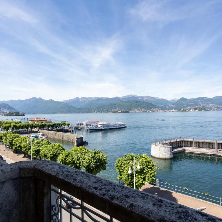 Prestige Lakeview Historic Center Stresa - Appartamento Deluxe con 2 Camere da Letto e Balcone - 23