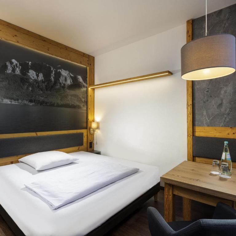 Sunday Hotel Garmisch Partenkirchen - Standard Zimmer mit Queensize-Bett - 1