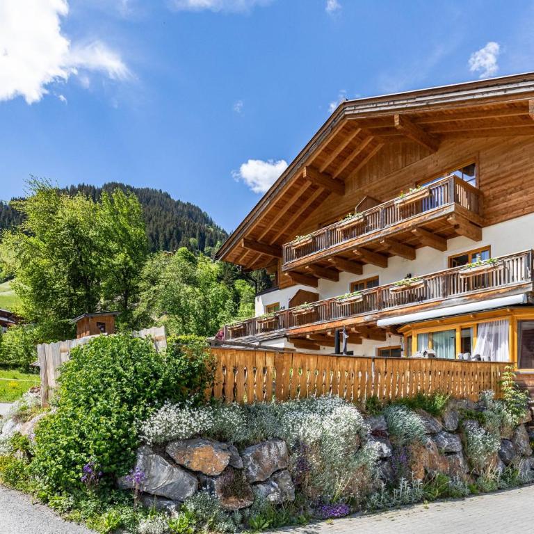Appartements Stockinger B3 - Deluxe-Apartment mit 2 Schlafzimmern und Gartenblick - 35